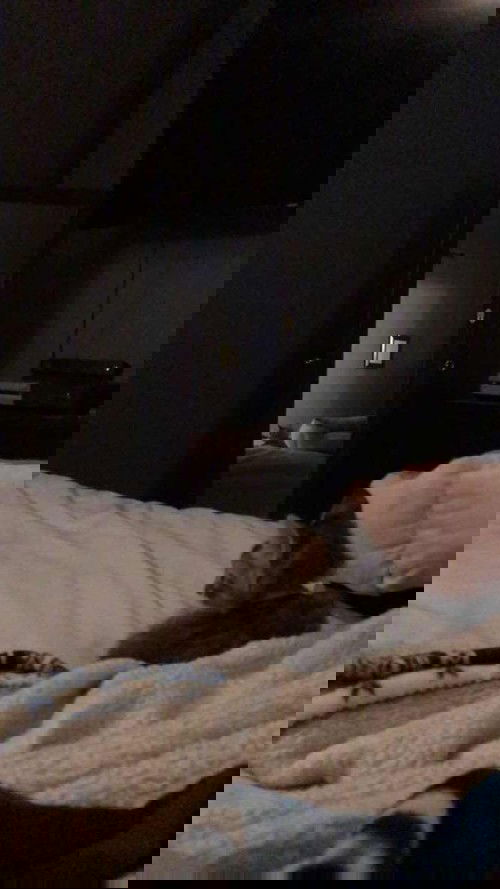 Normal lang po ba minsan po kasi nagigising ako pa higa ang posisyon huhu. ndi po ba yon nakaka effect sa baby??????????