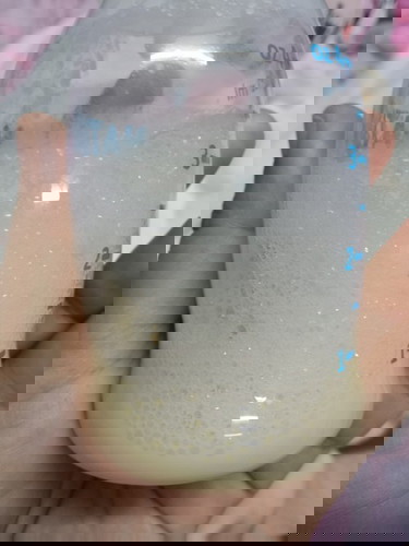 ปั๊มนมแล้วเป็นฟองเเบบนี้เกิดจากอะไร กินได้ใช่ไหม สอบถามแม่ๆนักปั๊มหน่อยค่ะ