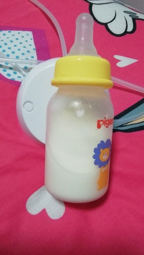 นมแม่มีก้อนขาวๆคืออะไรคะ