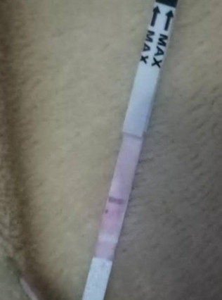Tespek garis 2 satu nya berwarna putih
