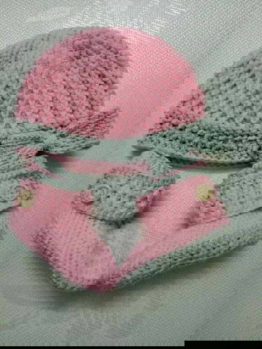Handmade baby booties with beanie