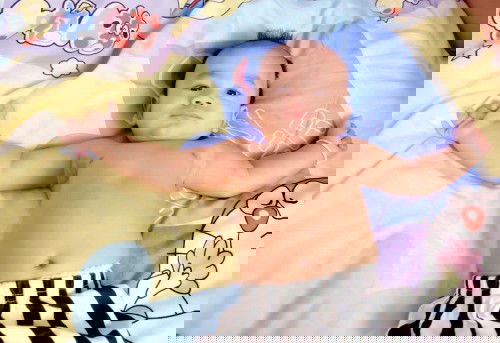 เด็กน้อย 3 เดือนครึ่ง เริ่มนอนยาก