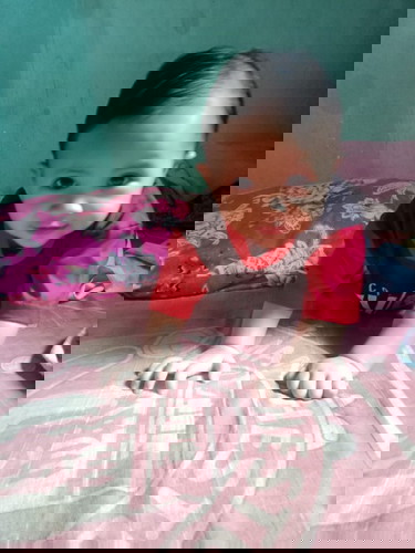 Bunda mau sharing barangkali ada yg punya solusi.Bayi usia 10 bln tp tangan kiri nya blm aktif