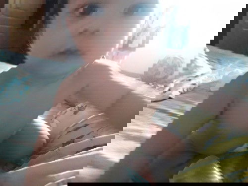 Diapers lang ba o may damit lagi c lo nyo?
Saken kc nung mainit lagi nkadiapers lang😊