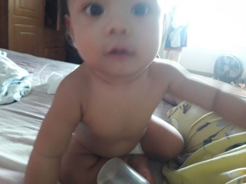 Diapers lang ba o may damit lagi c lo nyo?
Saken kc nung mainit lagi nkadiapers lang😊