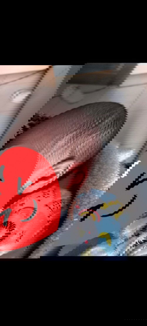 Kepala bayi berubah jadi panjang