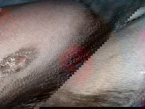 Please help nyo baby ko kung anong gamot nito mahal kasi consultation sa doctor.