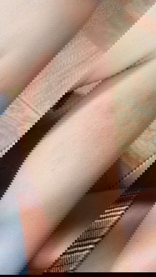 Assalamualaikum bun sy mau tnya obat apa y biar item² yg di kaki ilang,itu bhaya/tdk buat bumil