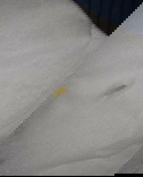 Keputihan tapi warnanya seperti ini