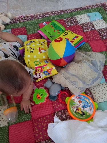 Mainan apa yang sesuai untuk bayi 6 bulan?