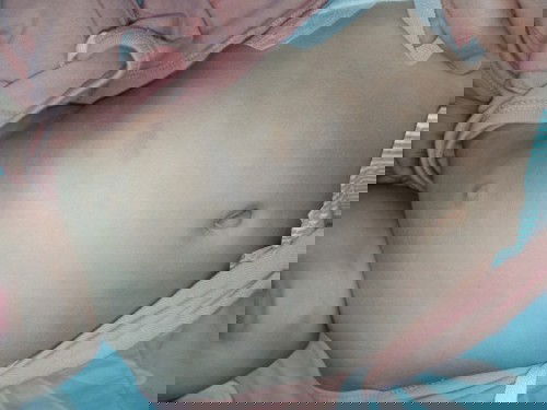 Hello good evening nga mommies! Ask lang sana ako kung ano po ito at ano po pwede gawin para mawala?