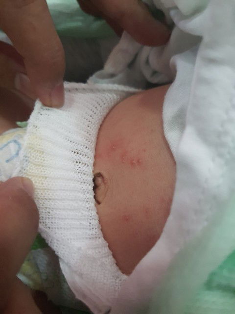 Các mom tư vấn giúp e với ạ.