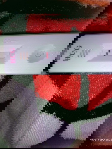 Kenapa garis T wrna putih