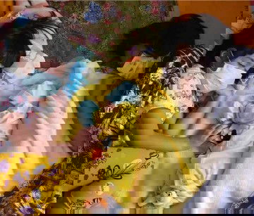 น้องลูก้า อายุ 19 วัน พี่แพรวา อายุ 10 ขวบ 3 เดือน พี่ผ้าไหม อายุ 6 ขวบครึ่ง #ครอบครัวหรรษา