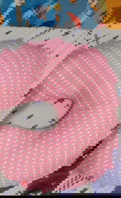 bantal menyusui, selimut dan gendongan gratis