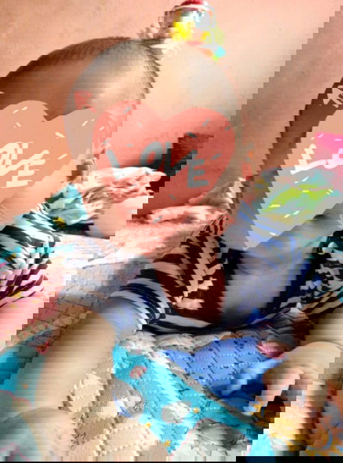 Cara menebalkan rambut bayi