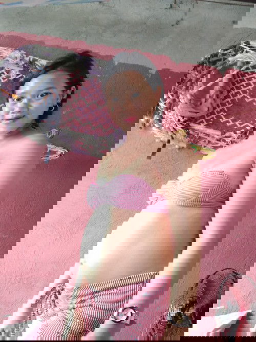 Tanong lang po mga mamshie ano po kaya si baby girl or boy kht hndi pa nagpapaultrasound hehehe