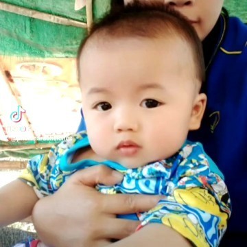 ลูกอายุได้หกเดือนมีอาการแปลกๆมีใครเคยเจอเหตุการแบบนี้บอกหน่อยนะค่ะว่าน้องเป็นอระไรตัวอ่อนตาค้าง