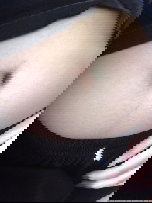 อีก1อาทิตย์5เดือนเเล้วท้องยังเล็กอยู่เลย