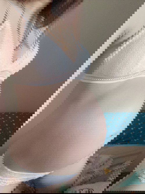 31w น้ำหนักลูก 1900 กรัม โตกว่าเกณฑ์ไปไหมค่ะ??