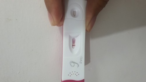 Positive or invalid po ba ang pregnancy test na ito? Salamat po sa sasagot