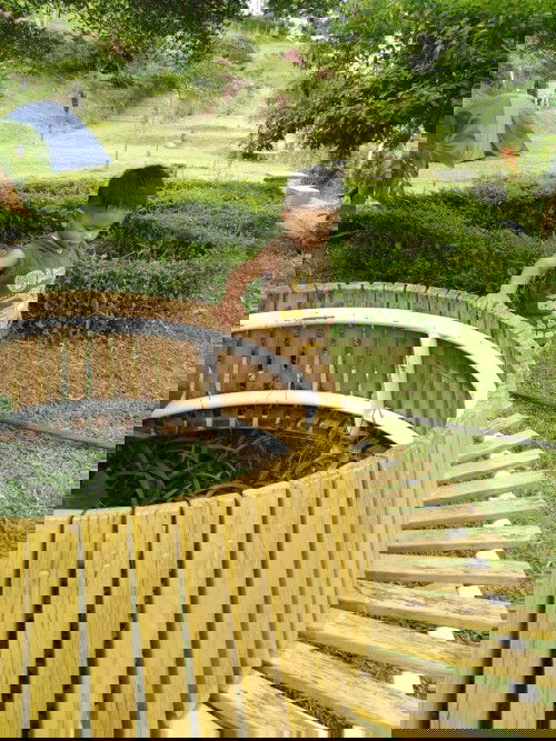 Anak senang main diluar rumah