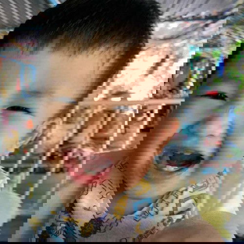 เเนะนำยาสีฟันให้น้องด้วยครับ