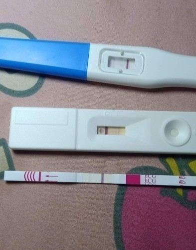 ตรวจครรภ์ขึ้น 2 ขีด แต่หมอบอกว่าไม่ท้อง สาเหตุที่ท้องตรวจไม่เจอ คืออะไรคะ มีใครพอทราบบ้างคะ