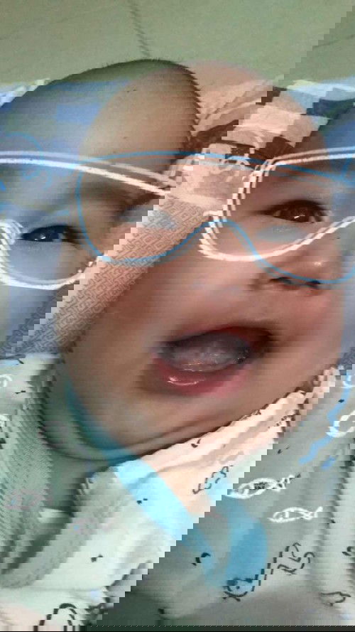 Các mẹ like ủng hộ con đi ạ