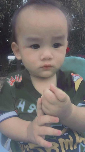 ลูก1ขวบ1เดือนมีอาการอาเจียนออกมาตลอด แหวะนม อ้อนเฉพาะตอนนอน เช้าเล่นปกติไม่มีใข้ไม่ท้องเสีย ร่าเริงปกติ