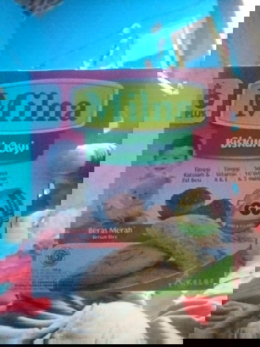 Boleh gak bayi umur 5 bulan makan biskuit milna khusus untuk bayi