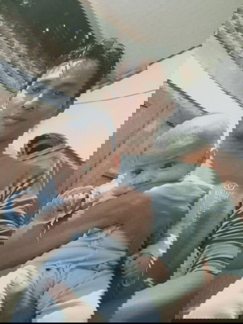 Bayi 2 bulan 17 hari gendong begini