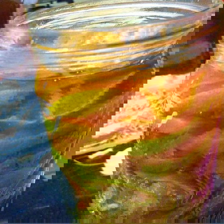 Mẹ bị sổ mũi có cho con bú được không?