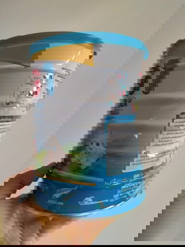 นมผงกระป๋องบุบ