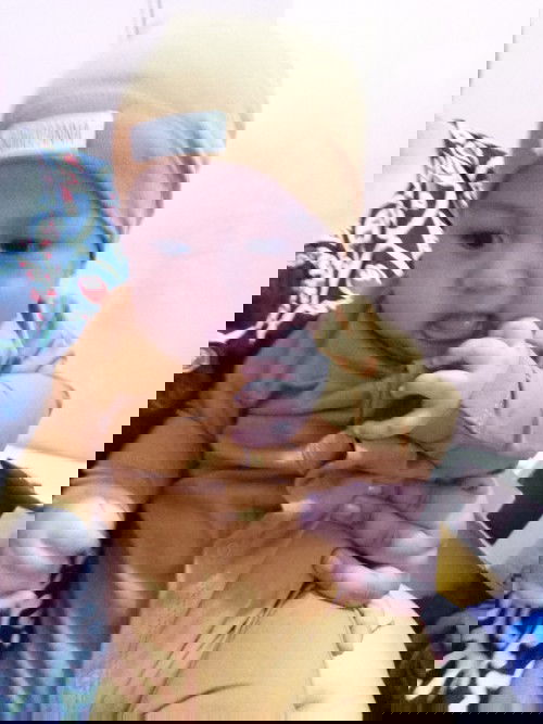 Bayi usia 5 bulan 21 hari