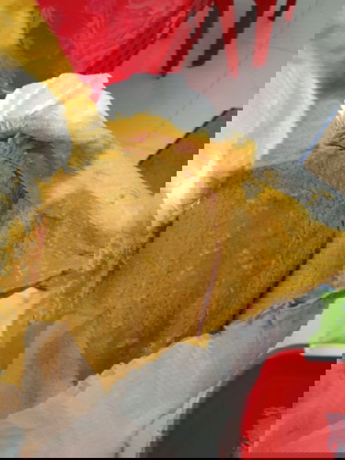 Phân e bé các mom giúp mình xem với