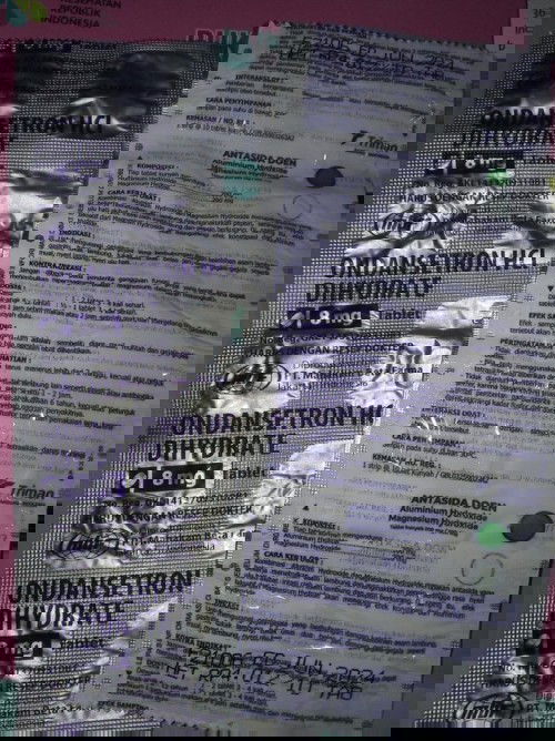 Sesak napas + kadang mual