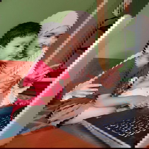 Bagaimana Cara Liburan yang Asyik dan Seru Walaupun di Rumah Aja?