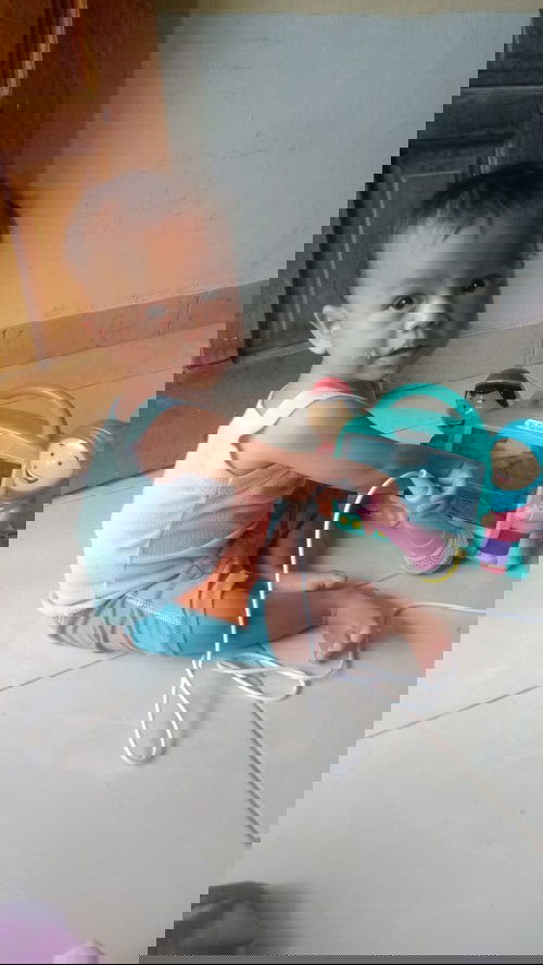 Assalamualaikum, Bun kok anakku SDH satu tahun blm jalan ,tapi lincah dia rambatan. Turun naik tangg