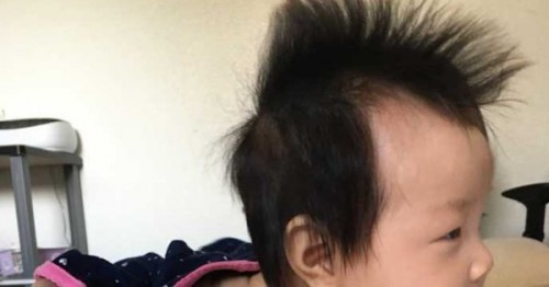 Cắt tóc máu cho bé ngày nào tốt?