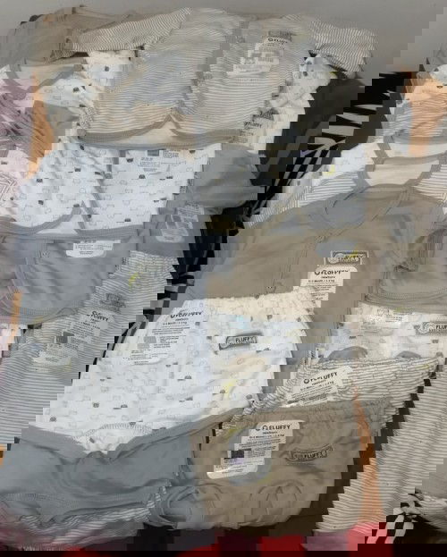 Jual murah  baju bayi lengkap 3 set merk Fluffy umur 0-3 bulan masi baru banget masi ada label nya