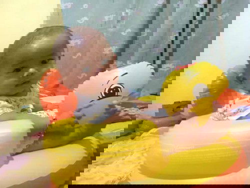 Bayi 4 bln didudukan