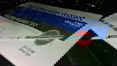 Lagi jadi busui tapi tibatiba hamil, bolehkah kalo tetap menyusui anak pertama yang belum genap 2th?