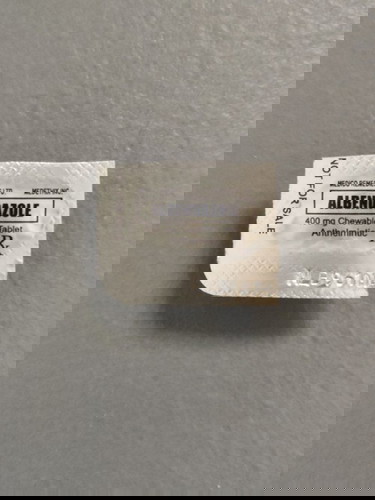 Hello mga mommy! ask lng po pwede ba ihalo sa milk ang ALBENDAZOLE 400mg. 3yrsold&10months po anakko