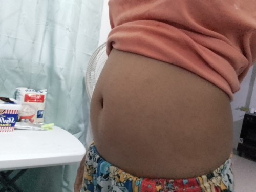 Naliliitan sa aking tiyan.