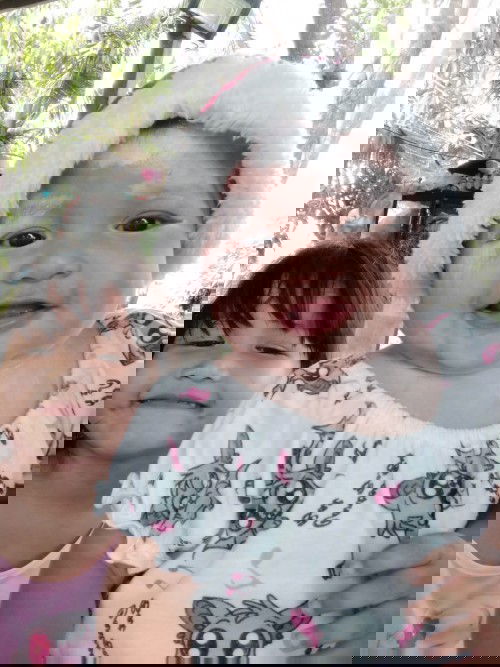 การให้นมน้องทาน