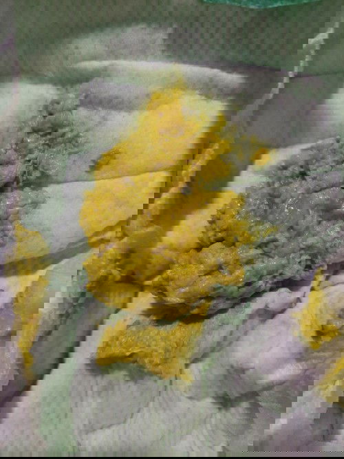 Bab seperti biji2an dan berlendir