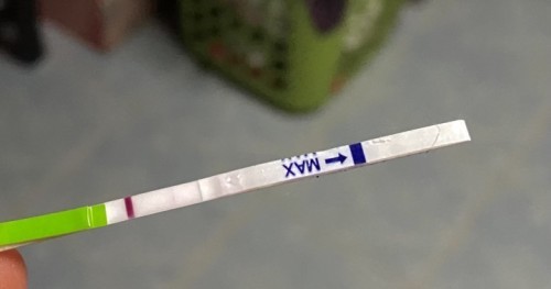 สอบถามแม่ๆค่ะ ขึ้น2ขีดจางมากๆ มีลุ้นไหมคะ