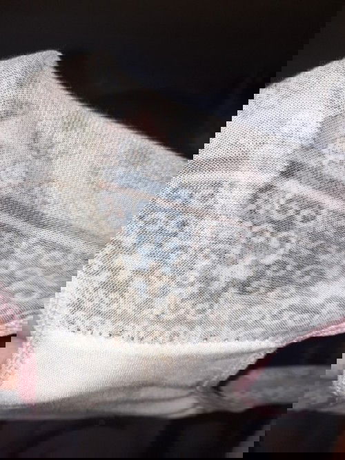 sana may may sumagot po 😔😔