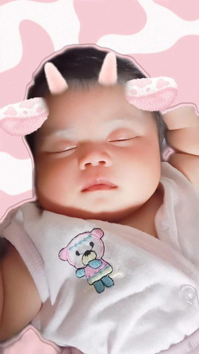 Ini foto anakku bun pas mau lahiran diusg 3,2 bb pas udah lahir bbnya 4,2 apa hasil usgnya akurat?